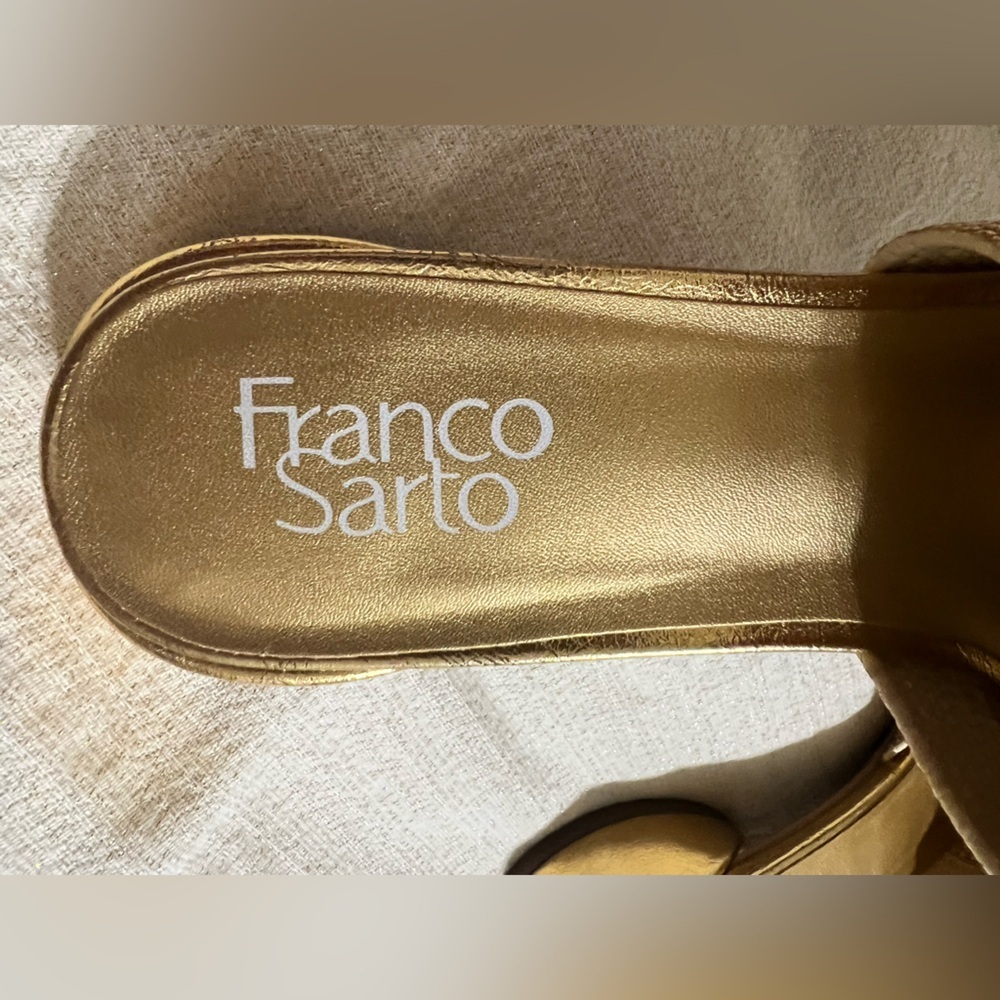 NEW Franco Sarto Women's Loran Block Heel Slide Sandal - Size 9 Gold - Picture 4 of 9